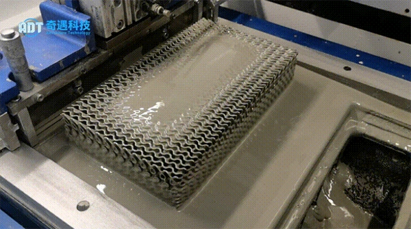 Application Results | Adventure Technology Independent Research and Development Equipment Printing High Purity Large Size Complex Silicon Carbide Structure-Gradient G Curved Surface Body