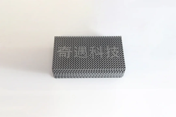 Application Results | Adventure Technology Independent Research and Development Equipment Printing High Purity Large Size Complex Silicon Carbide Structure-Gradient G Curved Surface Body
