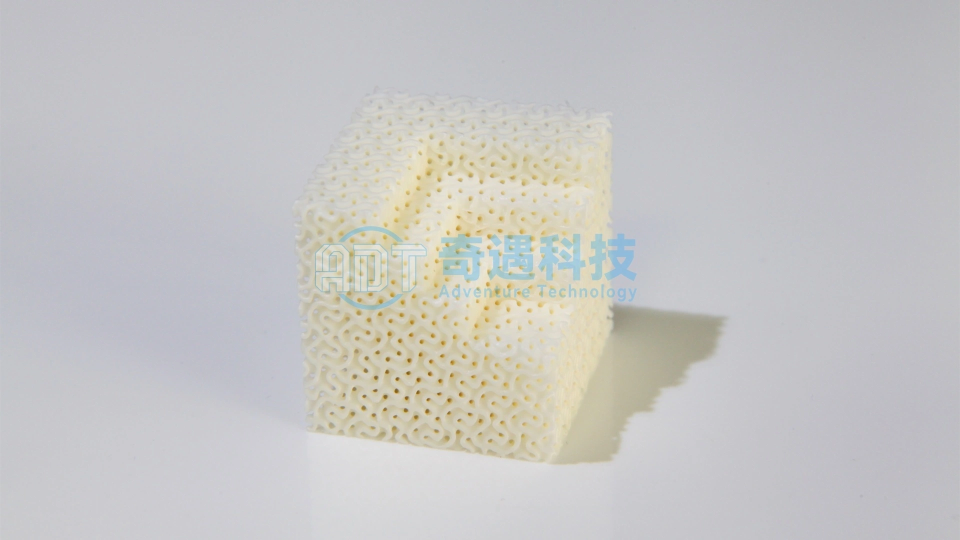 Application results | Light curing DLP ceramic 3D printing alumina gradient G surface structure case