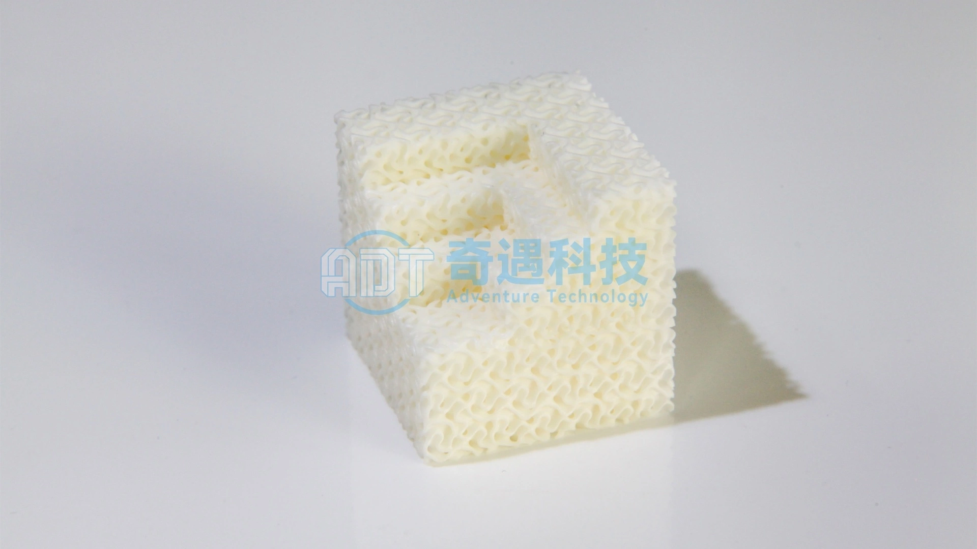 Application results | Light curing DLP ceramic 3D printing alumina gradient G surface structure case
