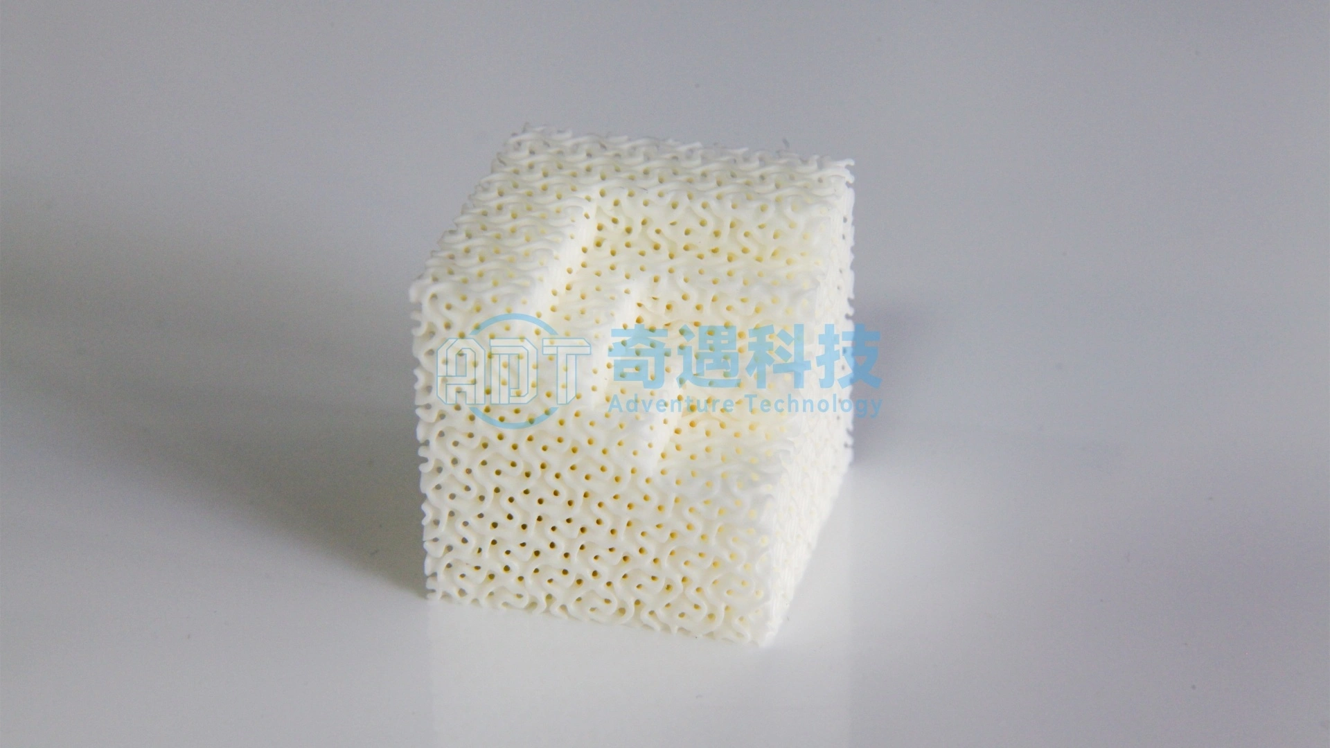 Application results | Light curing DLP ceramic 3D printing alumina gradient G surface structure case