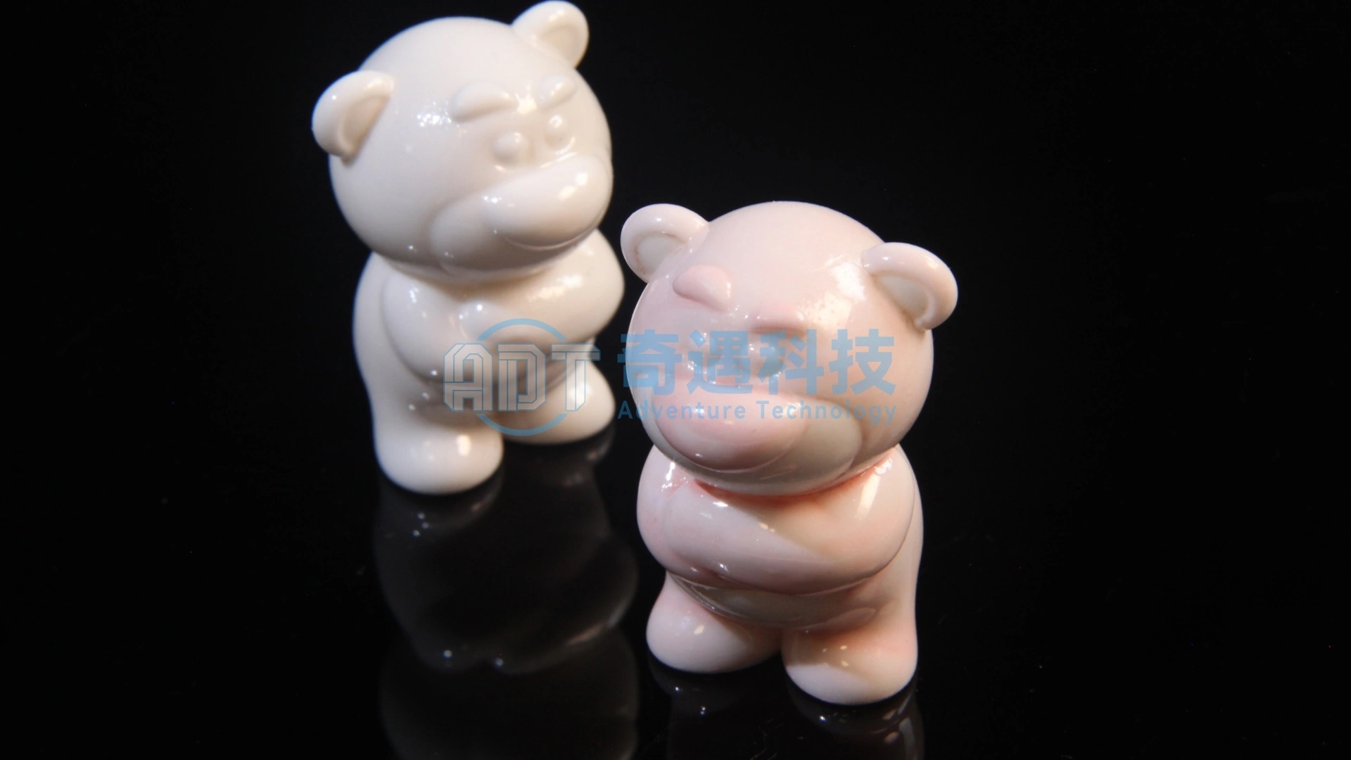 DLP Light-Cured Ceramic 3D Printing Aluminum Oxide Artwork - Strawberry Bear Case