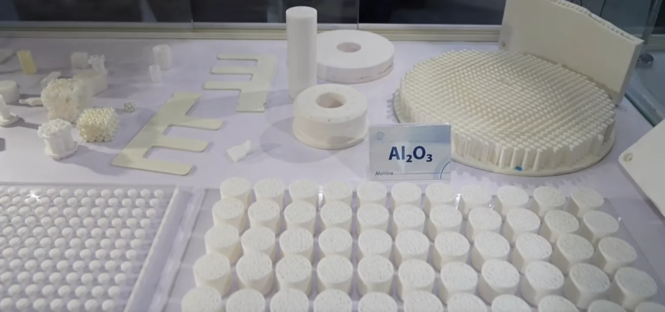 Ceramic additive manufacturing equipment and production process